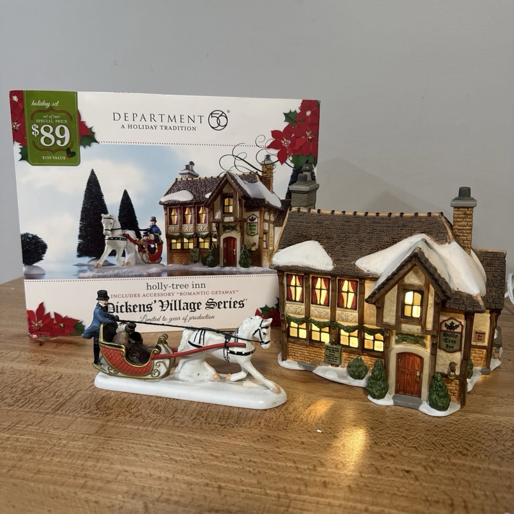Department 56 Holly-Tree Inn Dickens Village # 4016900 New